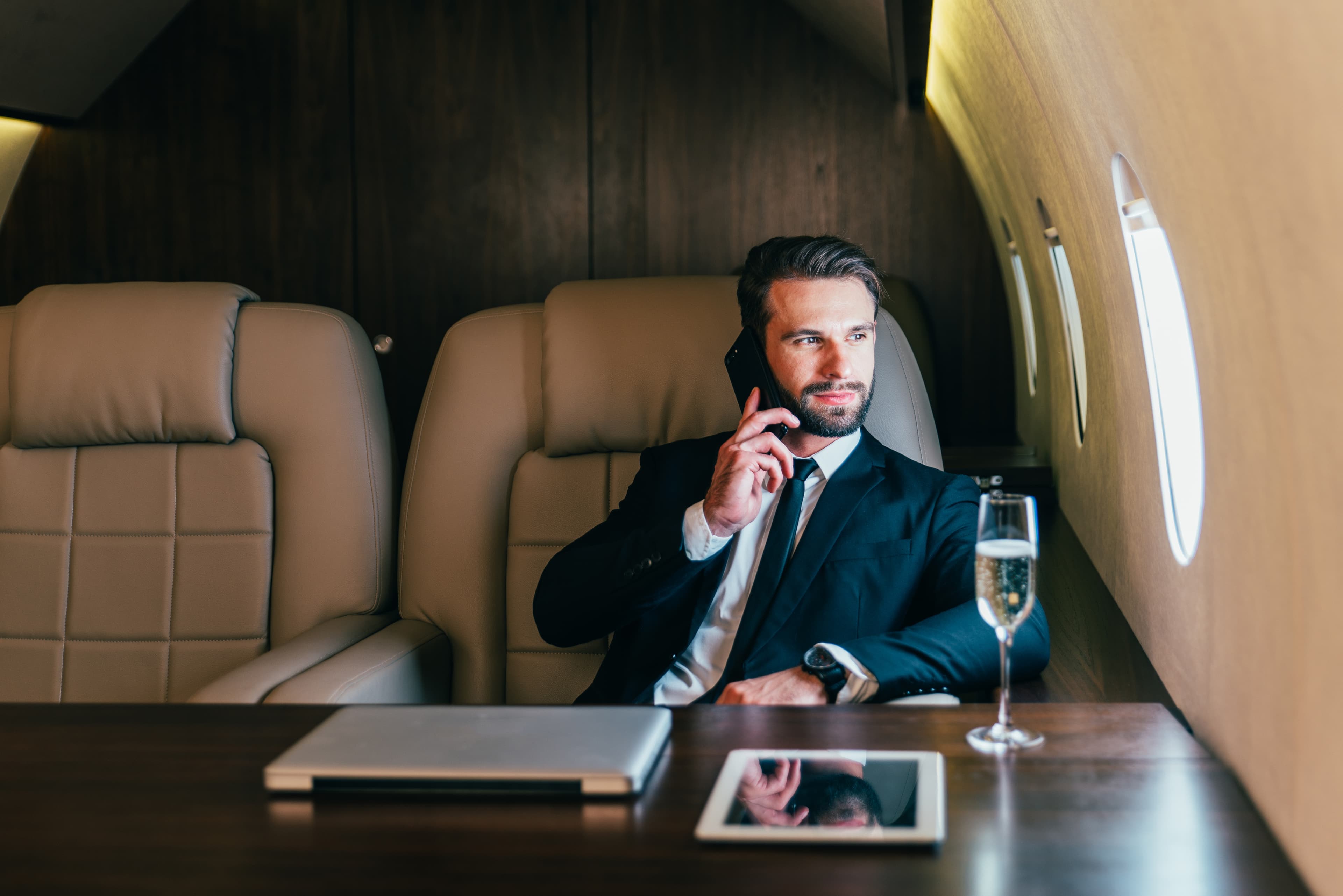 Advisor reviewing a comprehensive financial plan with a client
